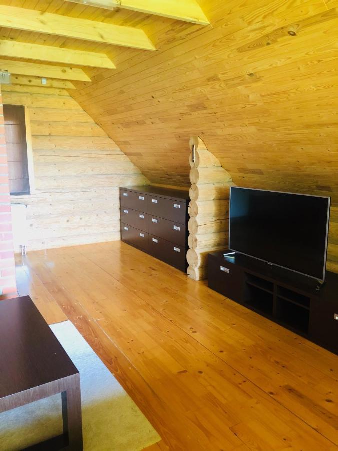 Brivdienu Maja Odumini Leimani Esterno foto